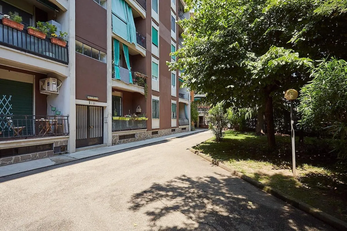 Family Friendly & Spacious W Balcony Near Metro Milaan Italië