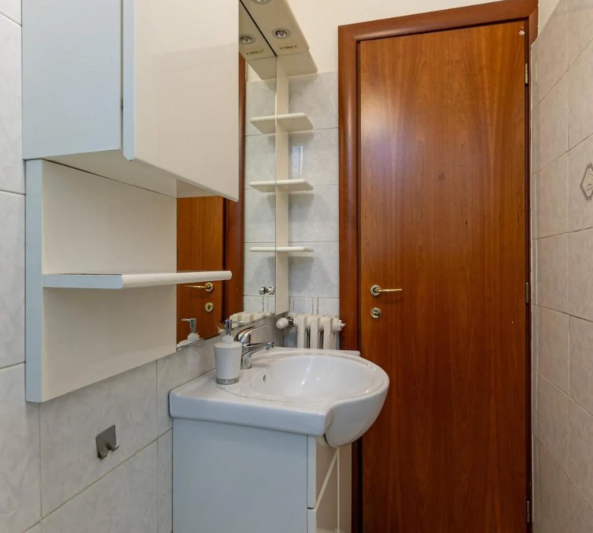 Family Friendly & Spacious W Balcony Near Metro Milaan Italië